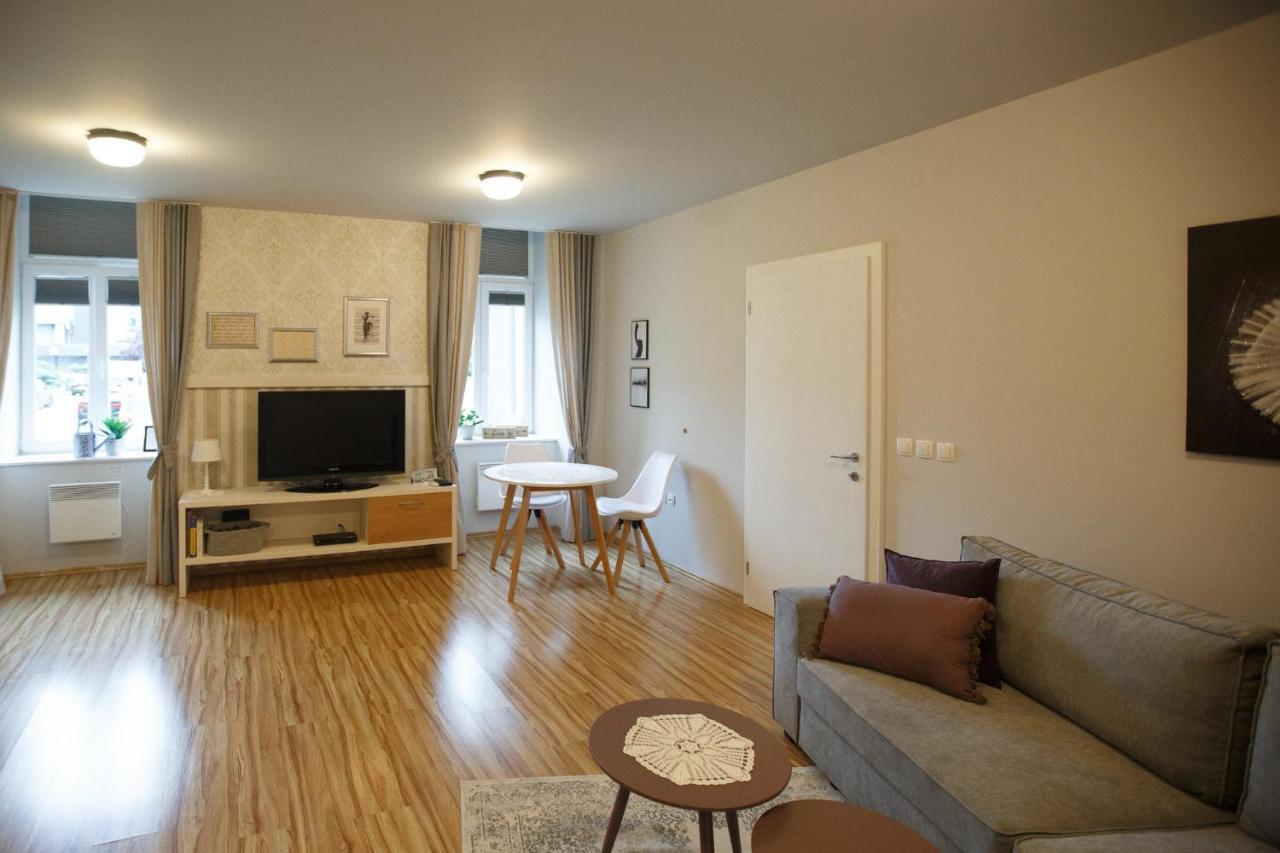 Apartment Nobl Plac Celje Extérieur photo